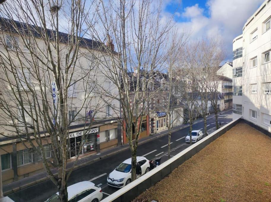 Апартаменты Le Ouistiti - 50 M De La Gare - Parking Prive Тур Экстерьер фото
